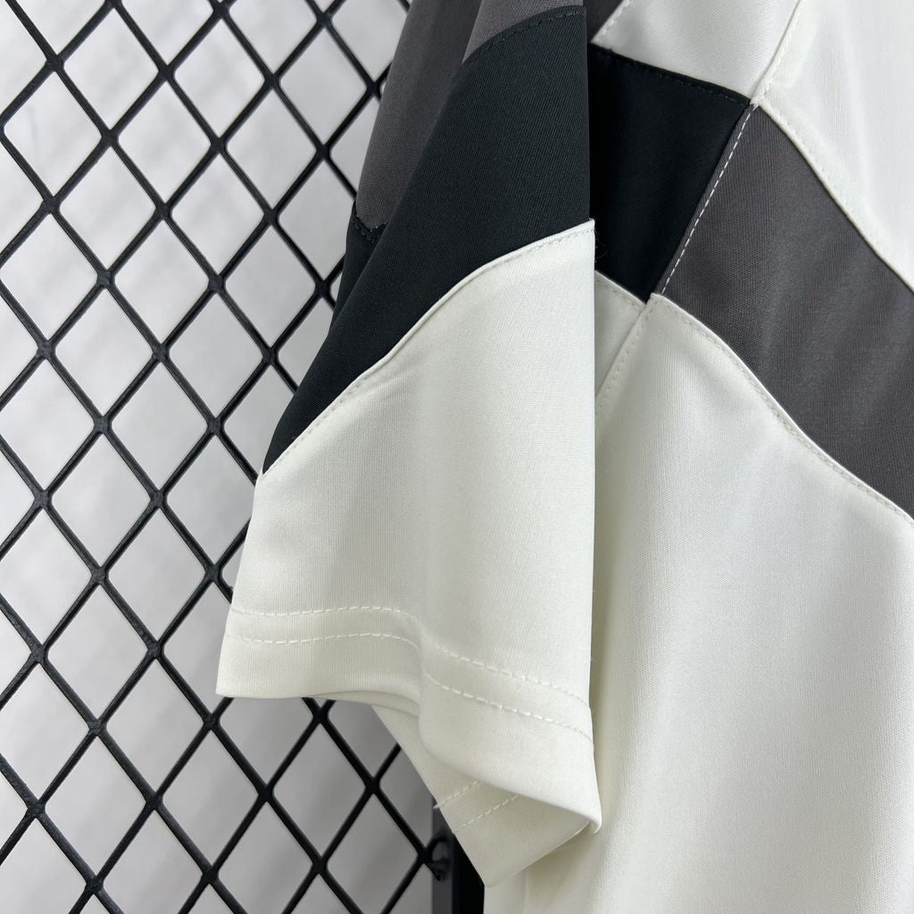 Maillot blanc édition spéciale Real Madrid 2024/25