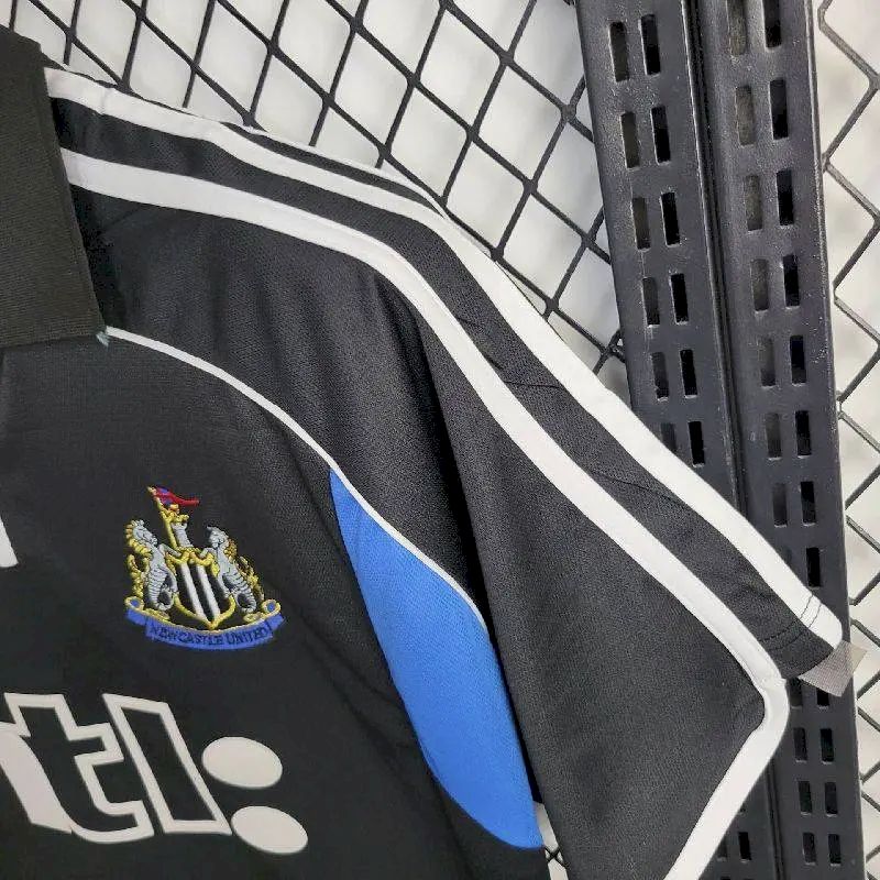 Camisa retrô reserva do Newcastle United 2001/02
