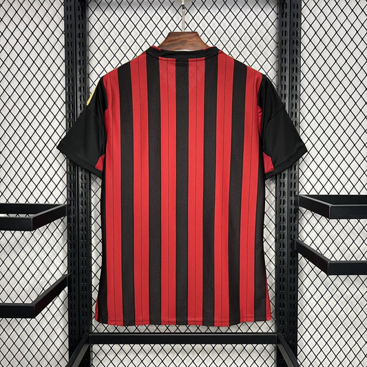 Camisa retrô titular do AC Milan 2013/14