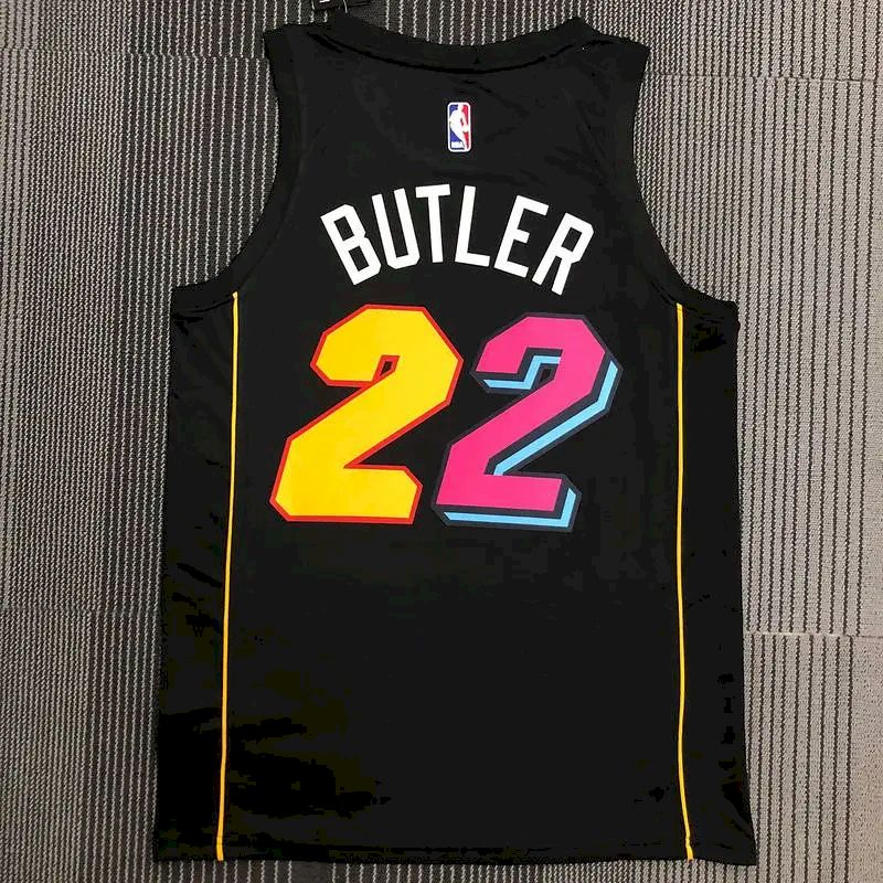 Camisa masculina Jimmy Butler preta 2021-22 Swingman Team – Edição City