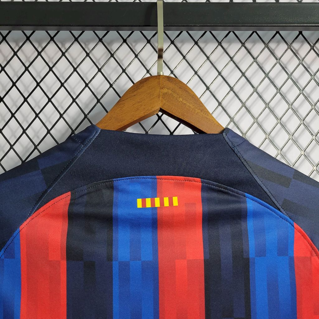 Camisa retrô principal do Barcelona 2022/23