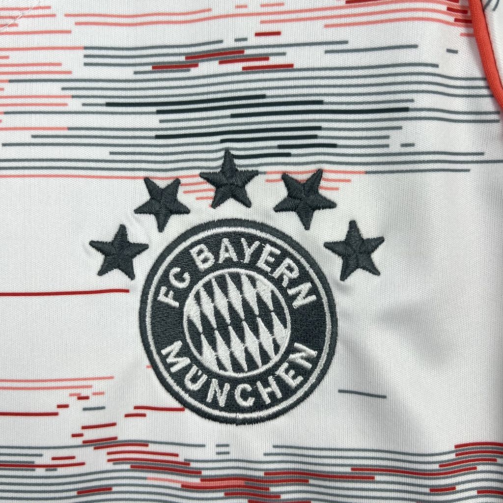 Bayern Munich 2025/26 Away Womens Jersey