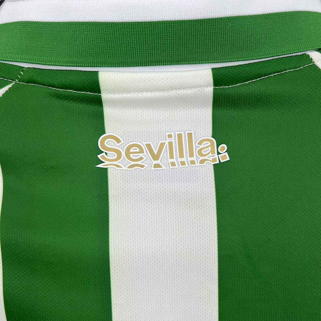 Camisa retrô dourada da Copa do Rei do Real Betis 2011/12