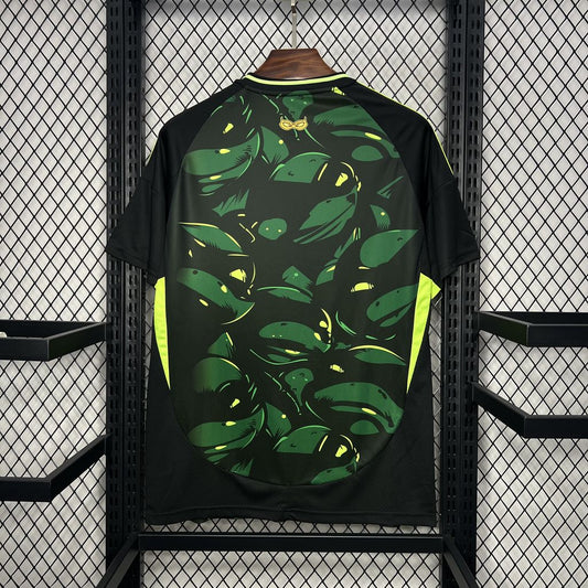 Maillot édition spéciale vert et noir du Real Madrid 2024/25