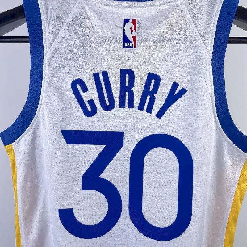 Camisa branca do time juvenil Stephen Curry