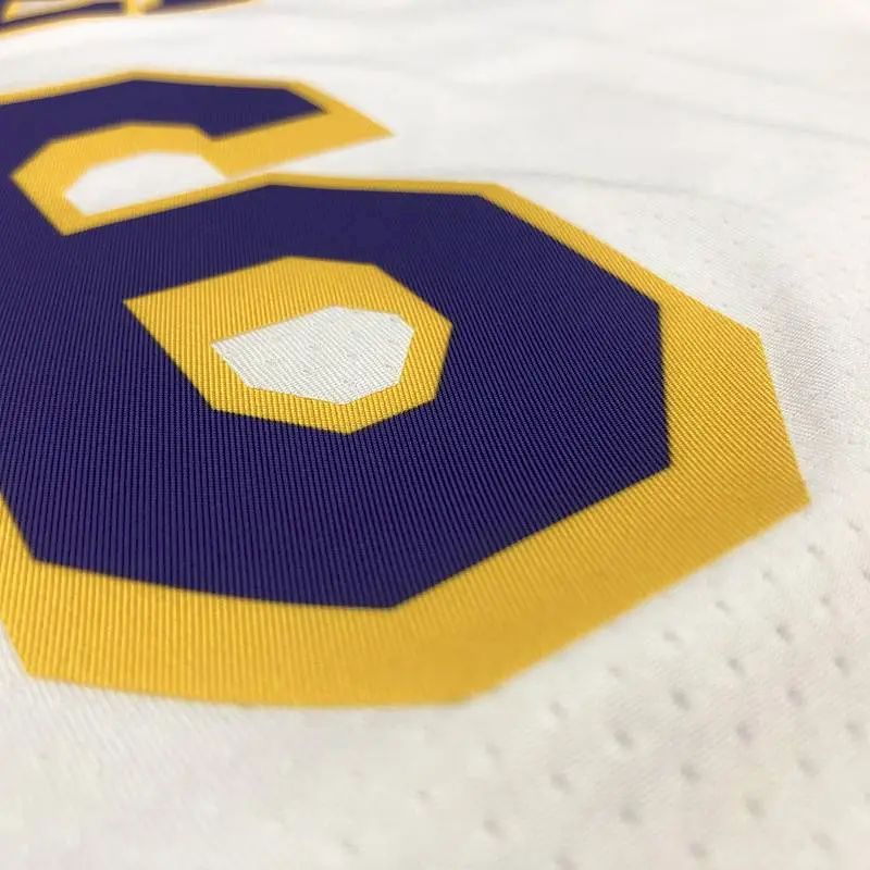 Camisa LeBron James Masculina 2020-21 Branca Versão Jogador – Edição Clássica Retrô