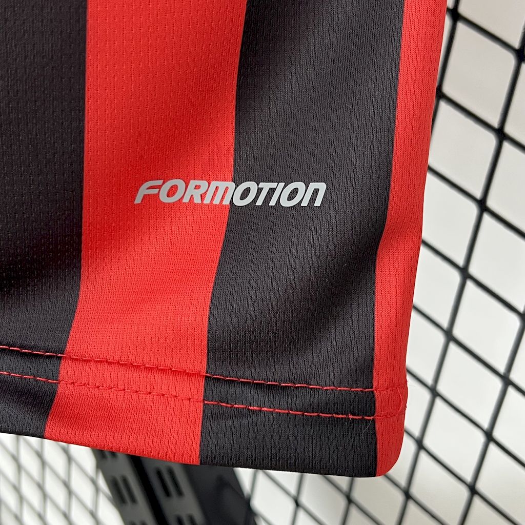 Camisa retrô do AC Milan edição 2024/25
