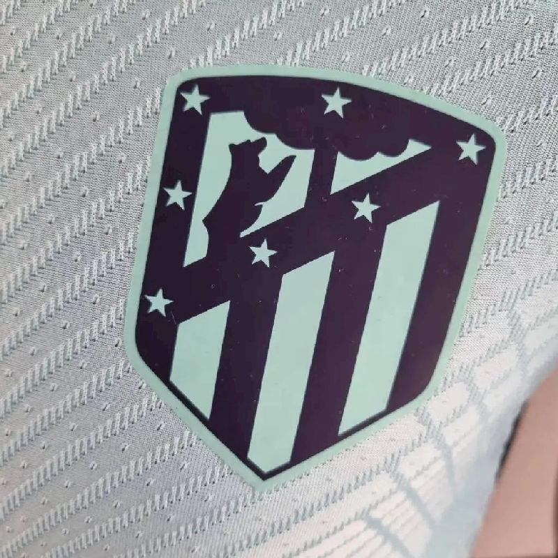Camisa pré-jogo do Atlético de Madrid 2022/23, versão jogador