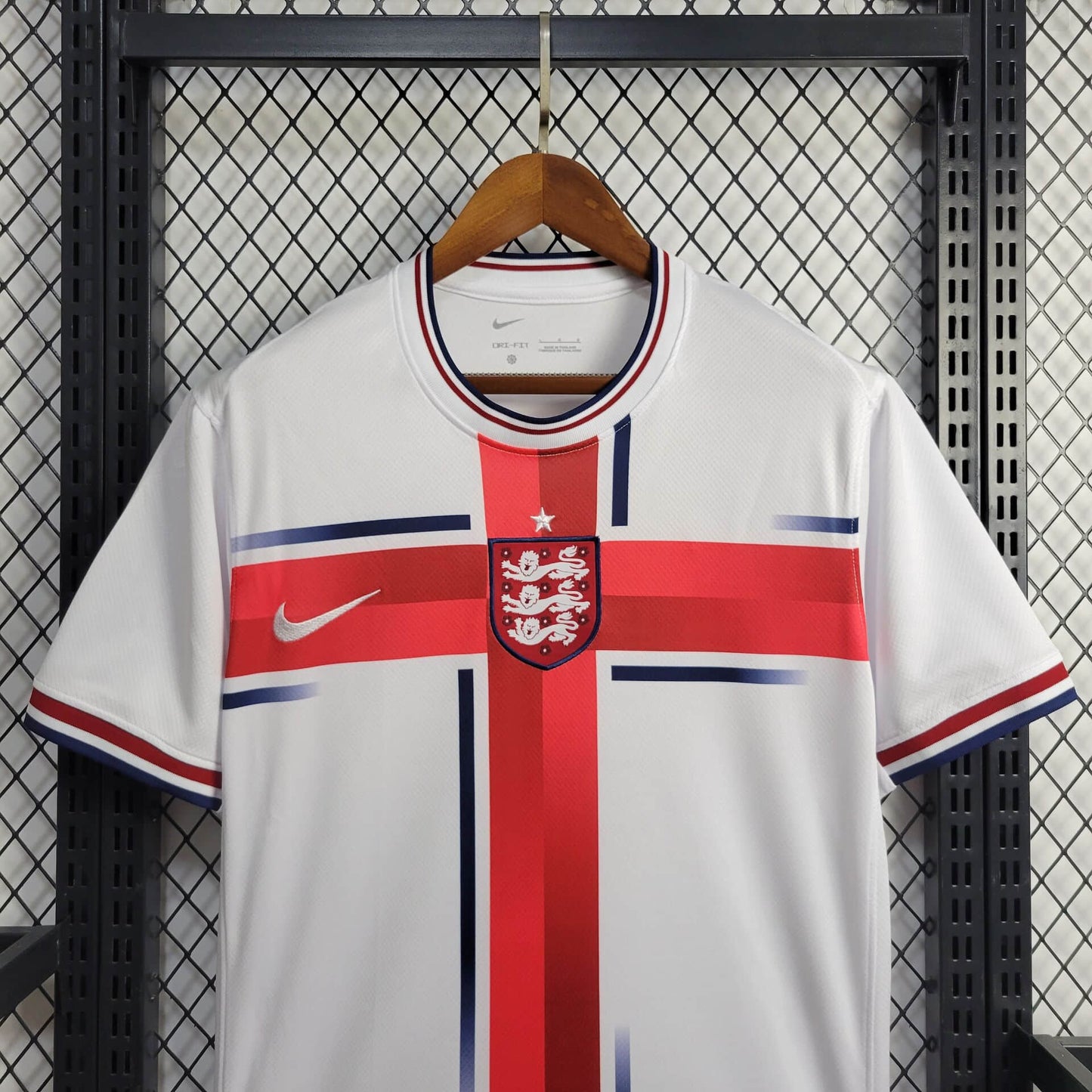 Camisa pré-jogo da Inglaterra para a Eurocopa 2024/25