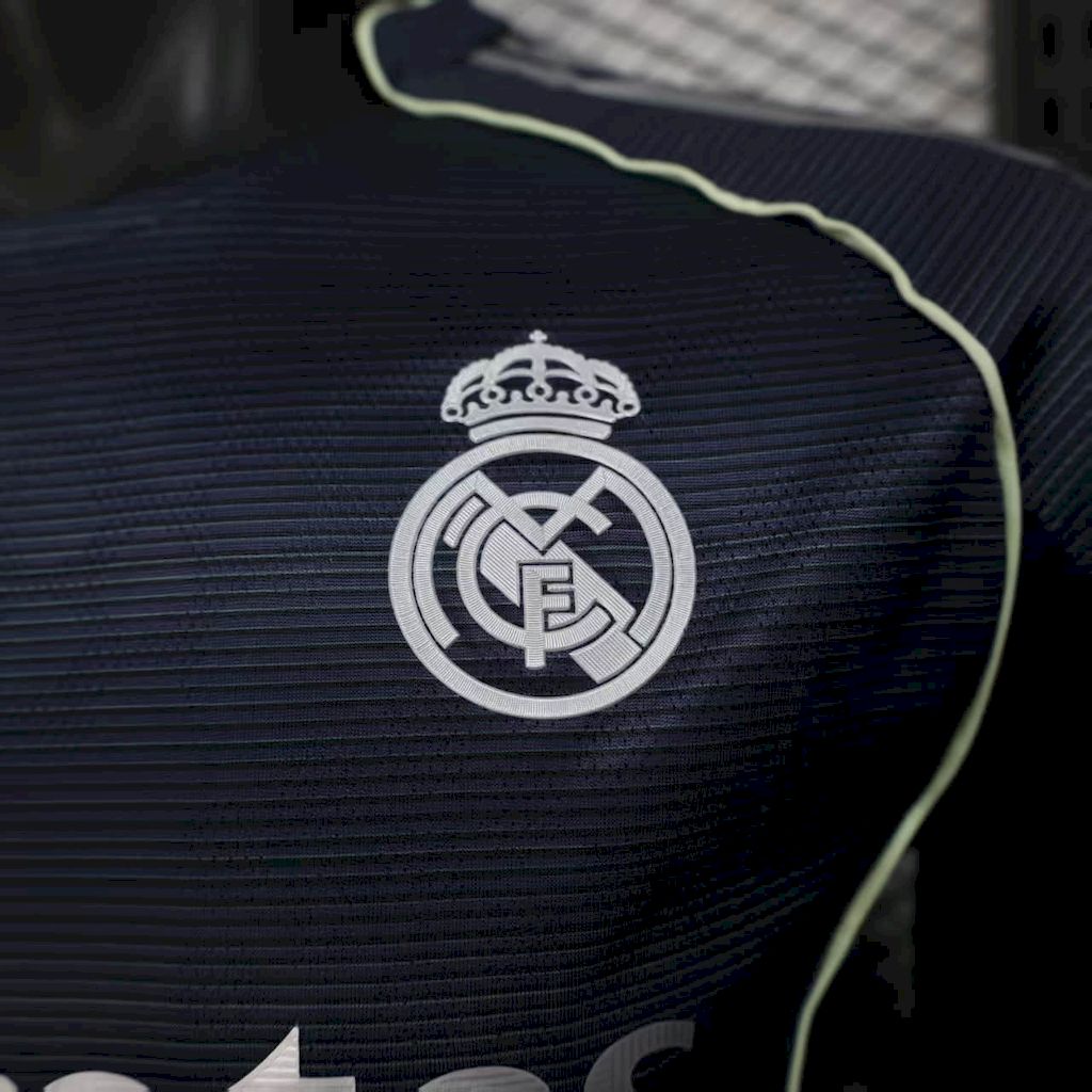 Real Madrid 2025/26 Away Long Sleeves Jersey Player Version