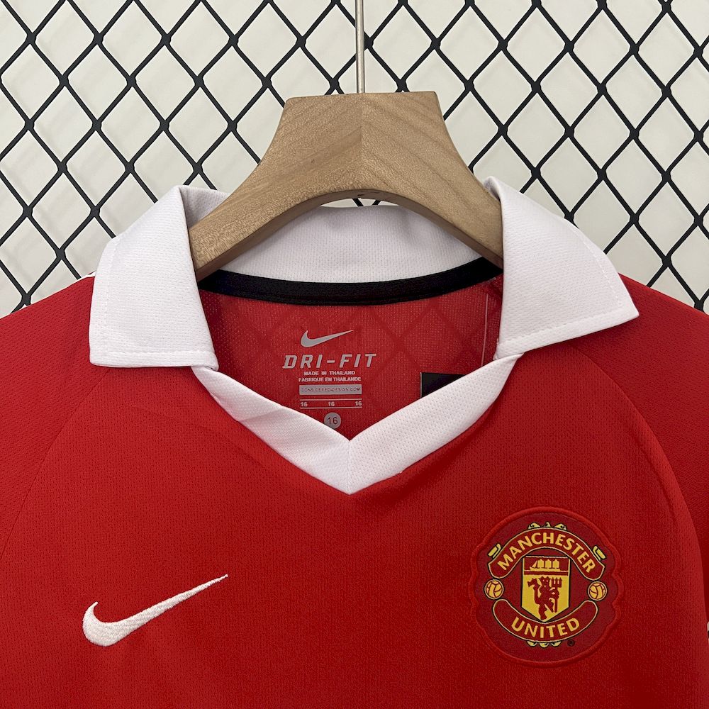 Manchester United 2010/11 Home Kids Retro Jersey And Shorts