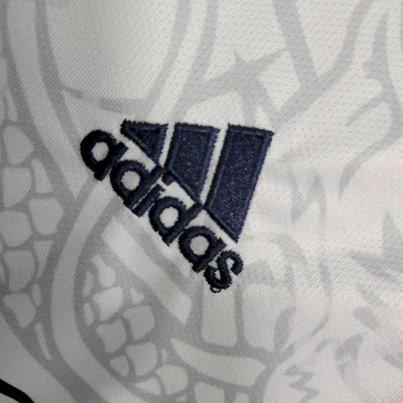 Kit Infantil Real Madrid 2022/23 White Dragon Edition