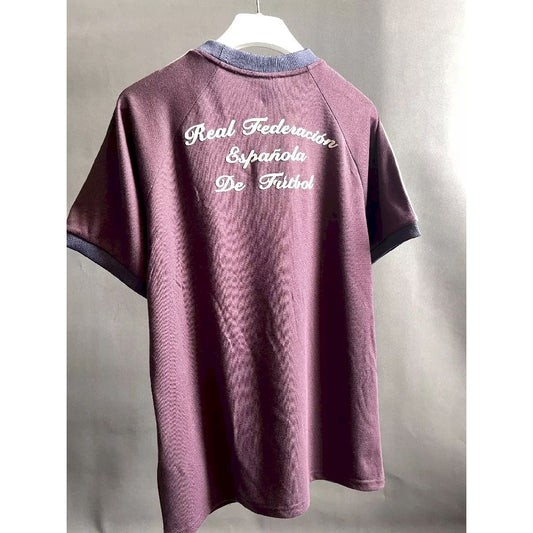 Camisa retrô da Espanha 2024/25 com a marca Co Branded