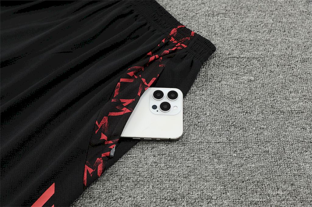 Camisa de treino adulto + short Manchester United 2024/25 14001
