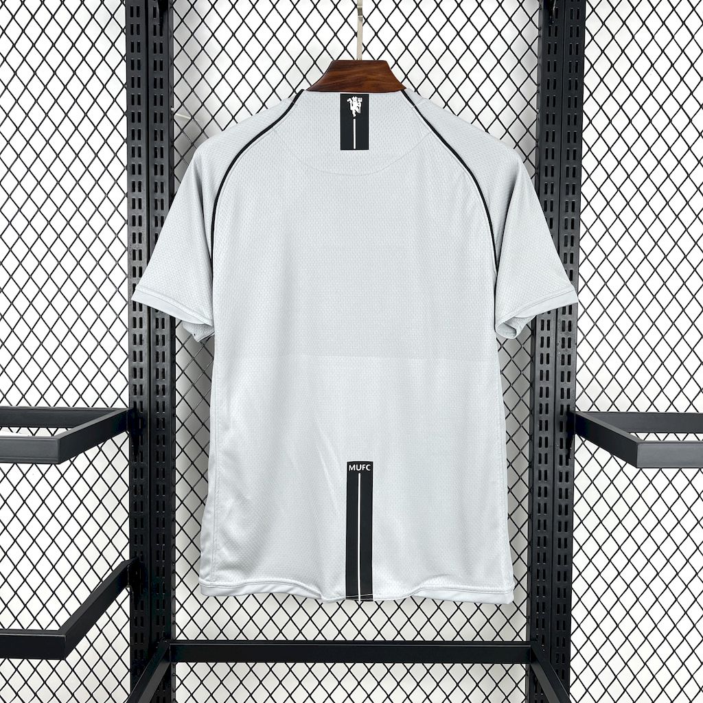 Manchester United 2007/08 Grey Goalkeeper Retro Jersey