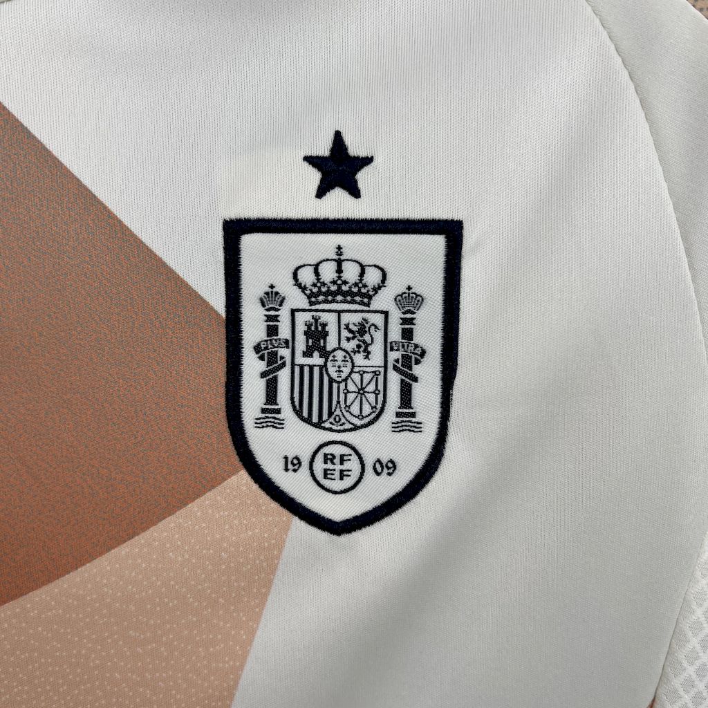 Spain 2025/26 Away Kids Kit