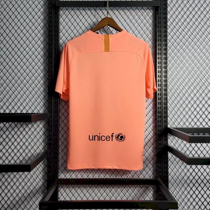 Terceira camisa retrô do Barcelona 2018/19
