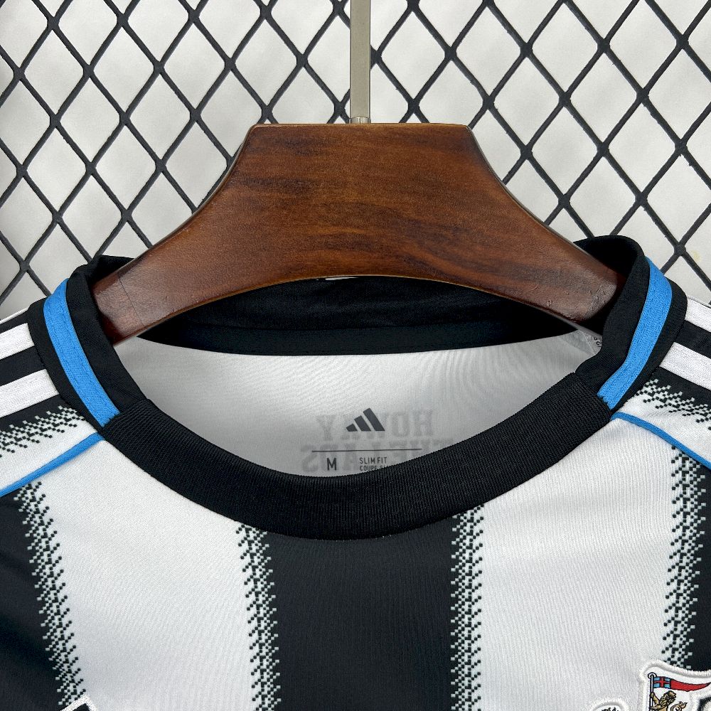 Newcastle United 2025/26 Home Long Sleeves Jersey