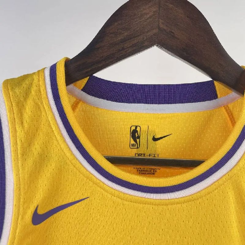 Camisa amarela do time juvenil Kobe Bryant