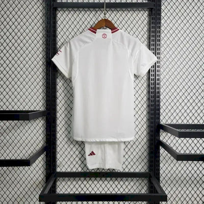 Terceiro uniforme infantil do Manchester United 2023/24