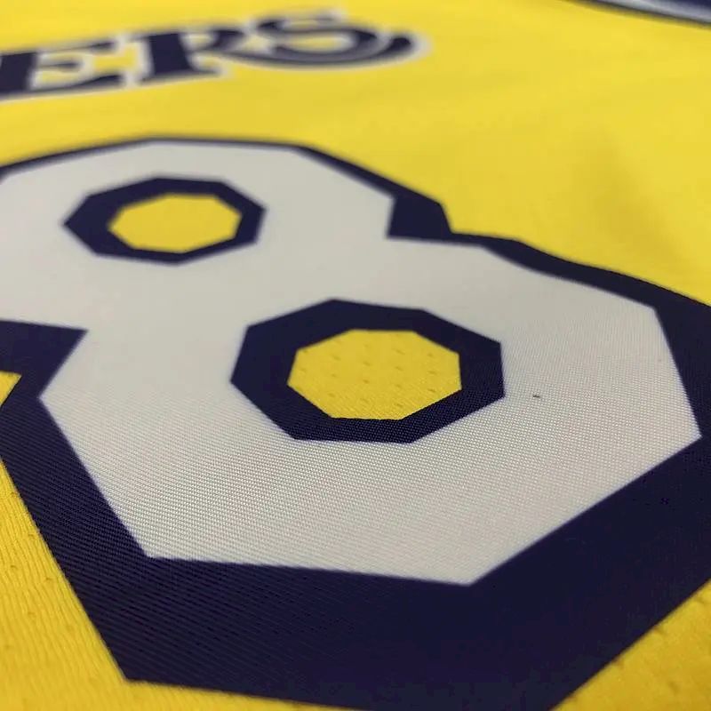 Camisa amarela masculina Kobe Bryant versão jogador – Edição clássica retrô