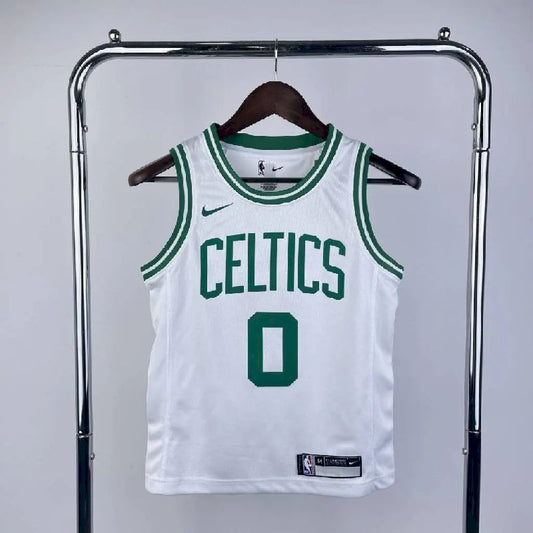 Camisa branca do time juvenil Jayson Tatum