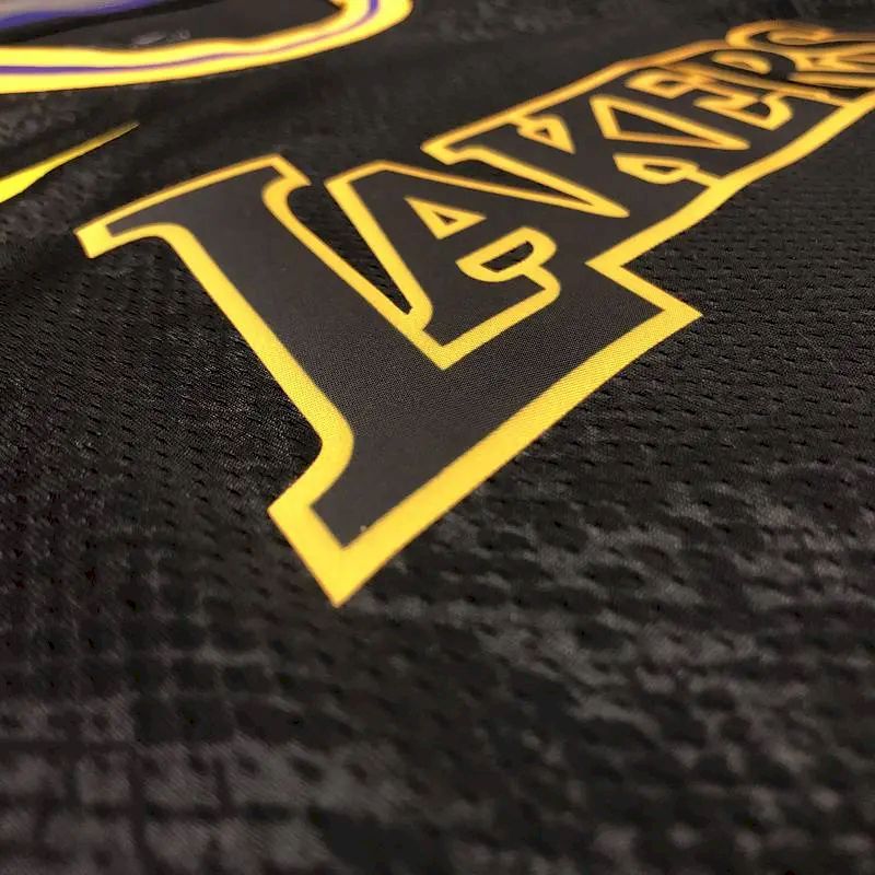 Camisa Kobe Bryant Black Mamba versão masculina do jogador