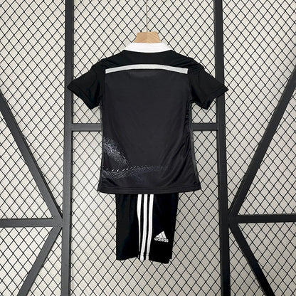 Camisa e shorts retrô infantil do Real Madrid 2014/15