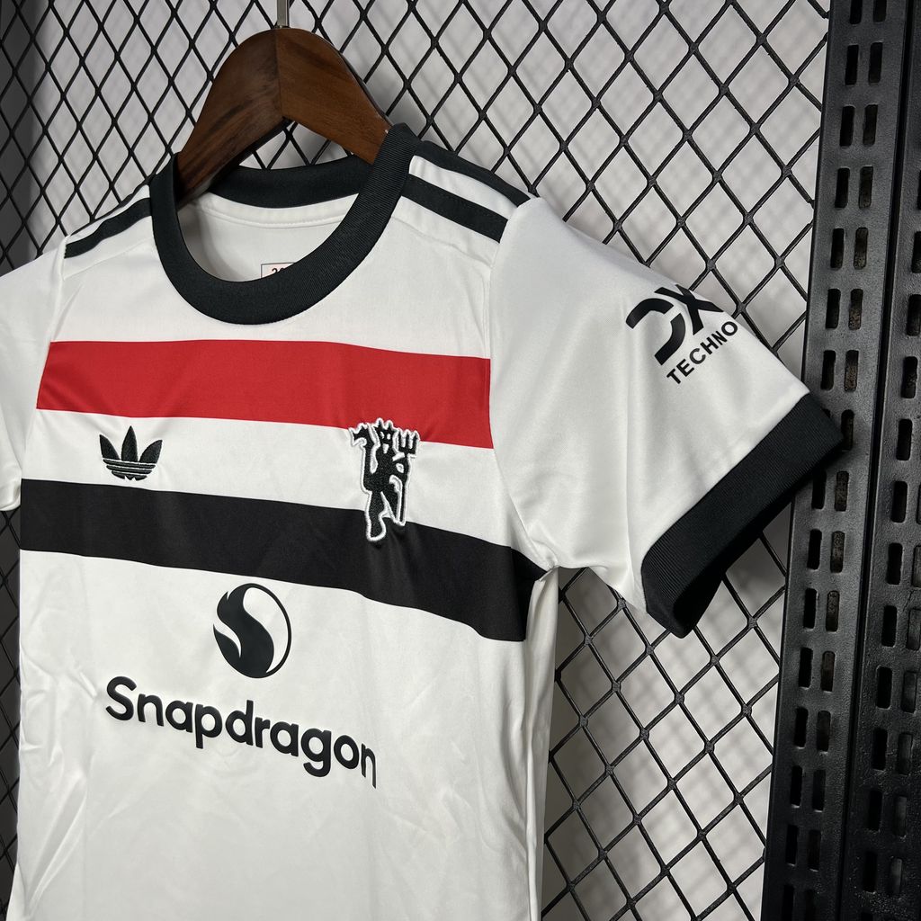 Terceiro uniforme infantil do Manchester United 2024/25