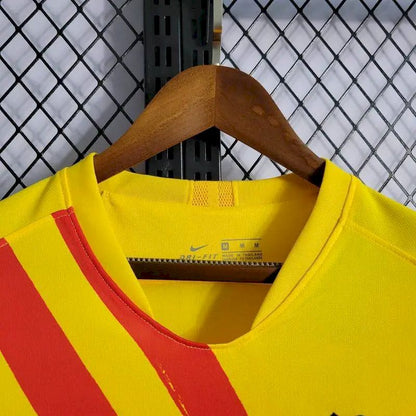 Quarta camisa retrô do Barcelona 2019/20