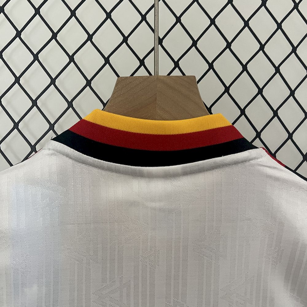 Camisa e shorts retrô infantil da Alemanha 1994