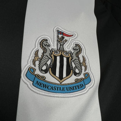 Camisa titular do Newcastle United 2024/25