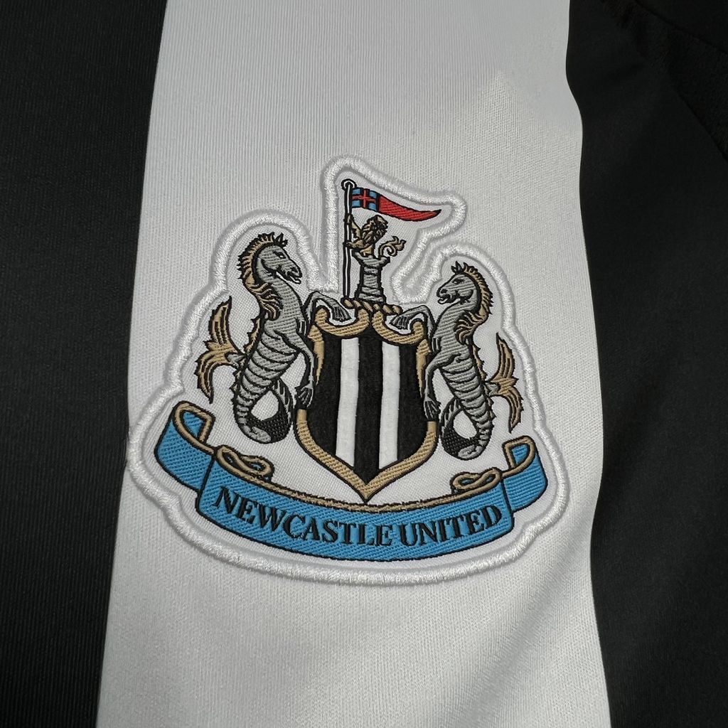 Men's Newcastle United 2024/25 Home Jersey