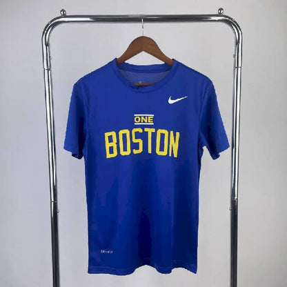 Camiseta azul masculina do time