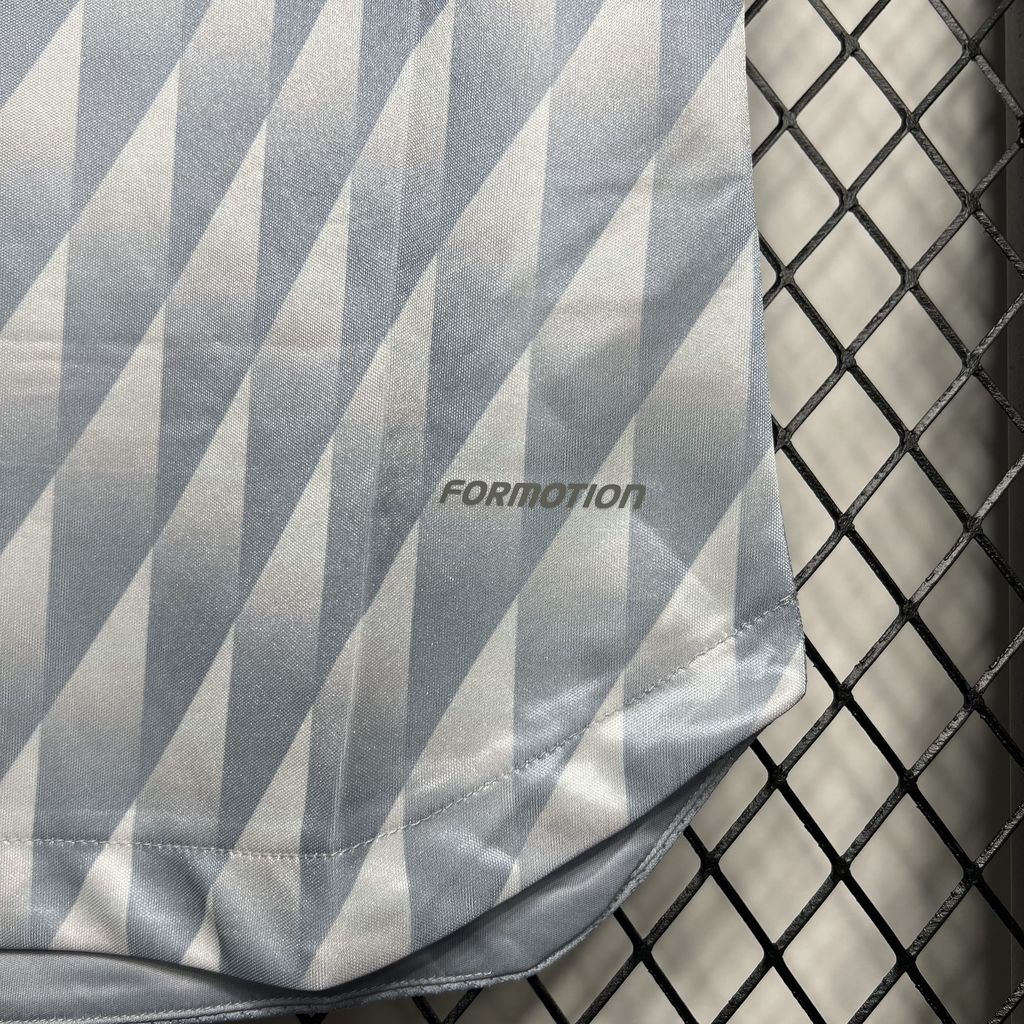 Men's Liverpool 2024/25 THE BEATLES Concept Jersey Player Version