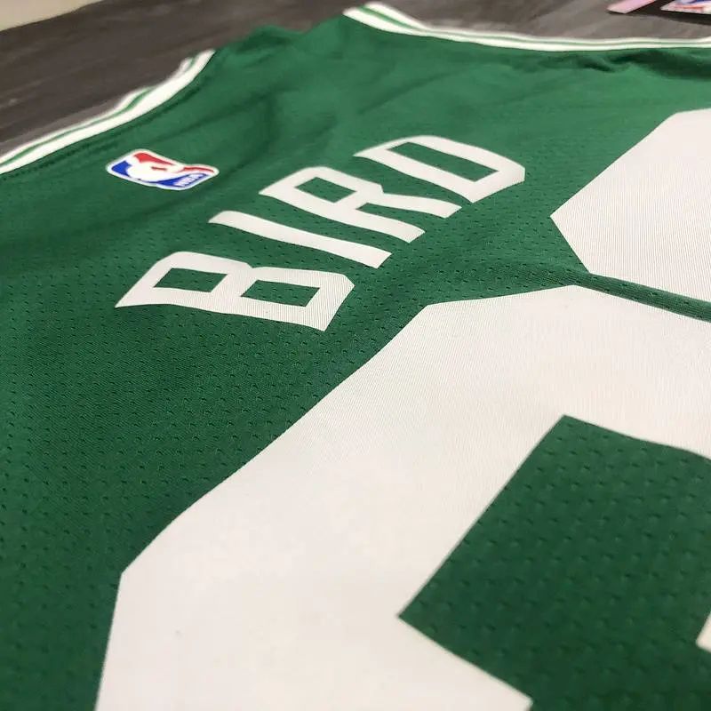 Camisa masculina Larry Bird verde versão jogador - Edição Ícone