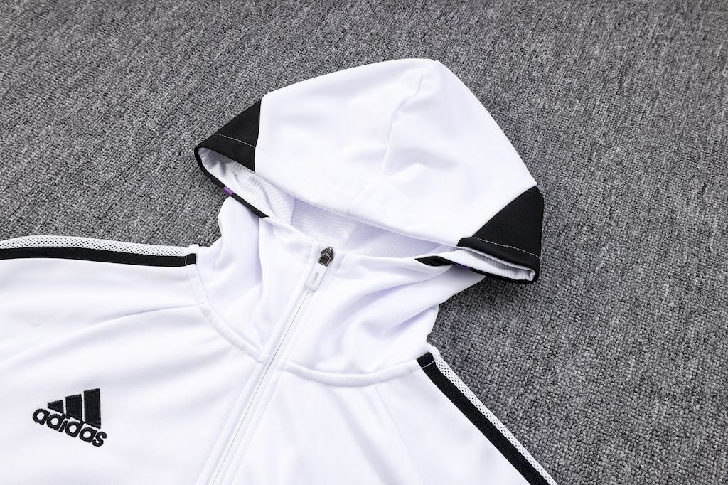 Moletom com capuz e calça do Real Madrid 2022/23 815