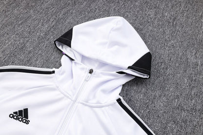 Moletom com capuz e calça do Real Madrid 2022/23 815