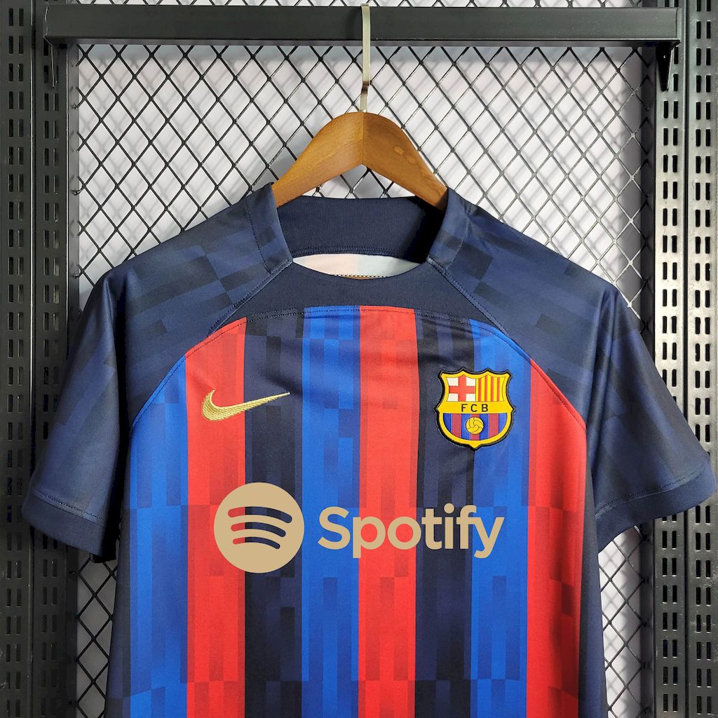 Camisa retrô principal do Barcelona 2022/23