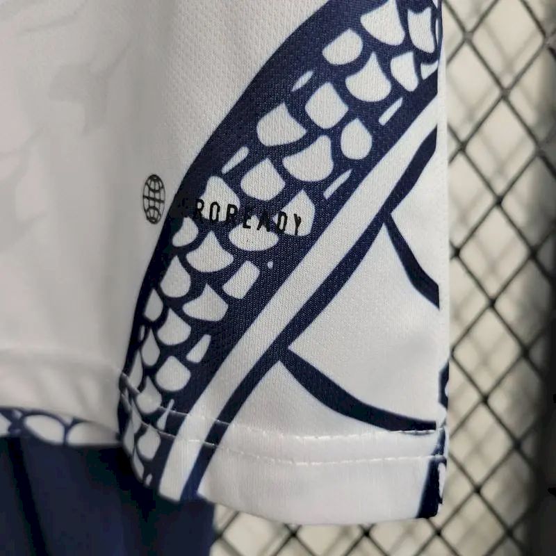 Kit Infantil Real Madrid 2022/23 White Dragon Edition