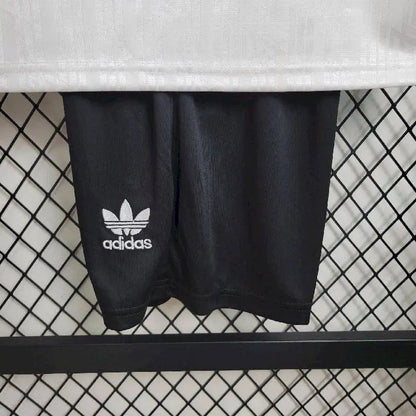 Camisa e shorts retrô infantil da Alemanha 1992