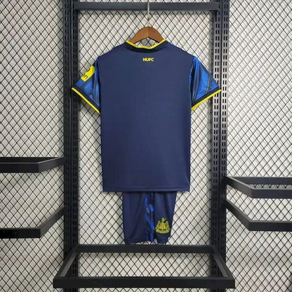Terceiro uniforme infantil do Newcastle United 2023/24