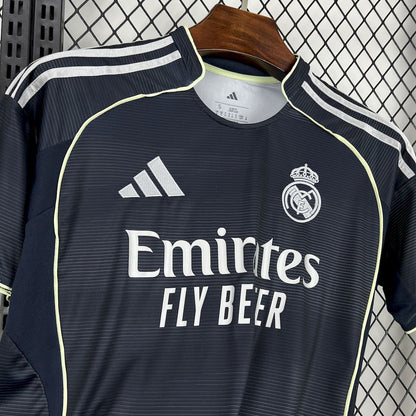 Camisa reserva do Real Madrid 2025/26