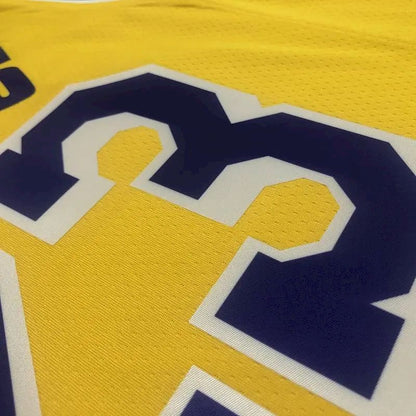 Camisa amarela masculina do LeBron James – Edição de 75º aniversário