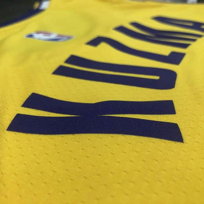 Camisa Masculina Kyle Kuzma Amarela Versão Jogador – Edição Clássica Retro