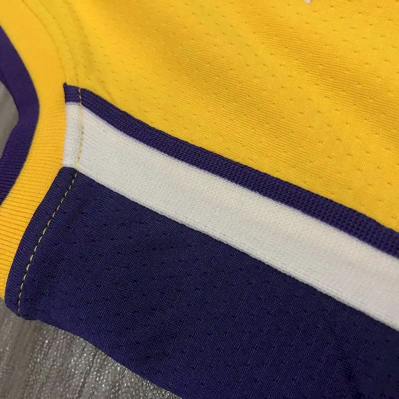 Camisa amarela masculina Anthony Davis versão jogador – Edição clássica retrô