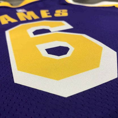 Camisa masculina LeBron James 2020-21 roxa Swingman versão jogador – Edição Statement