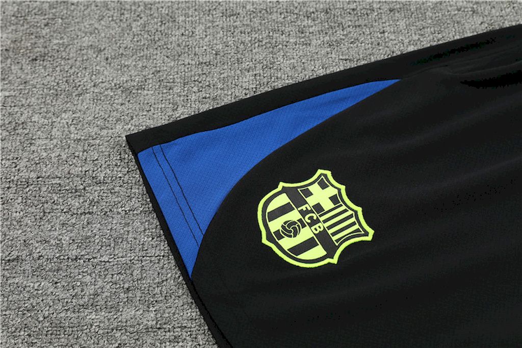 Camisa de treino adulto Barcelona 2024/25 + short 14001