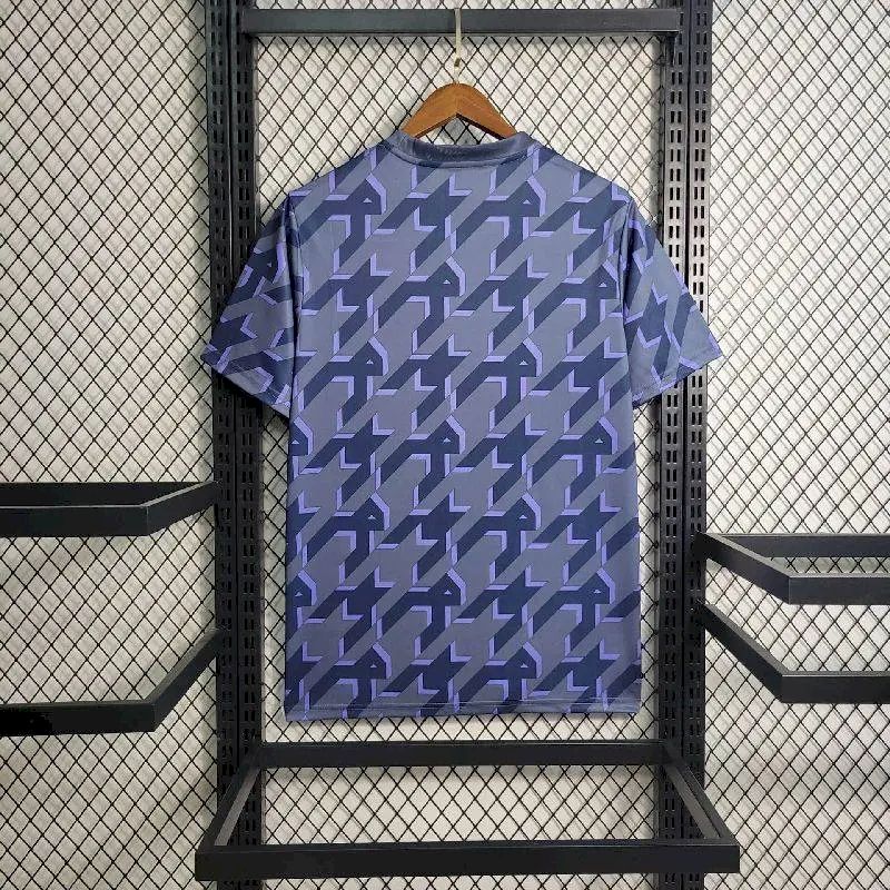 Camisa de treino pré-jogo do Real Madrid 2023/24