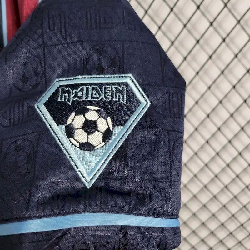 Camisa retrô do West Ham United 2011